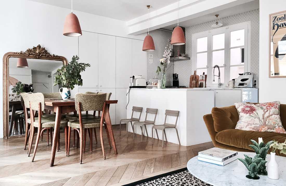 Fusion de deux petits appartements haussmanniens avec un style boheme chic par un architecte d'intérieur