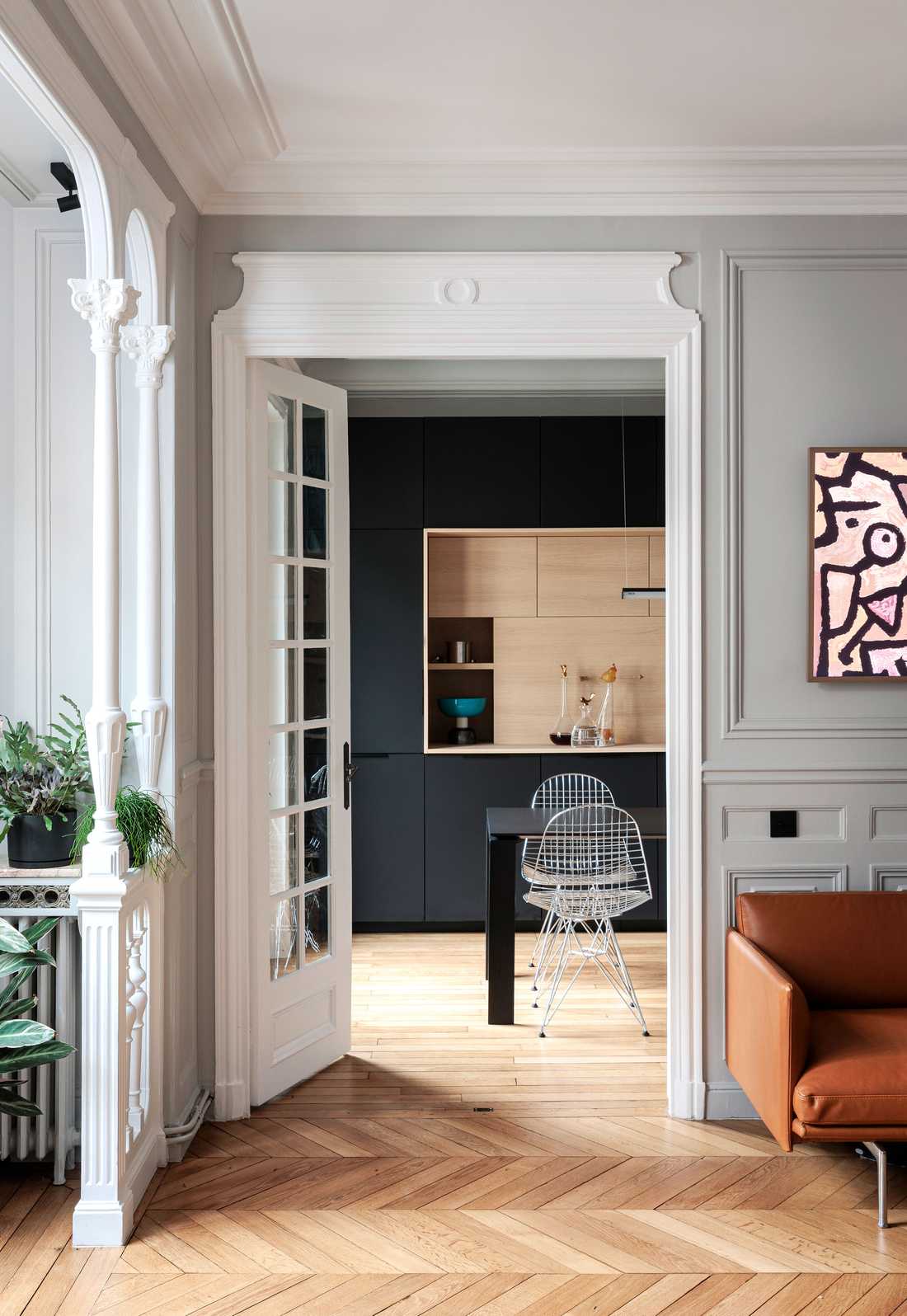 Interior designer transforms dilapidated apartment in Nîmes