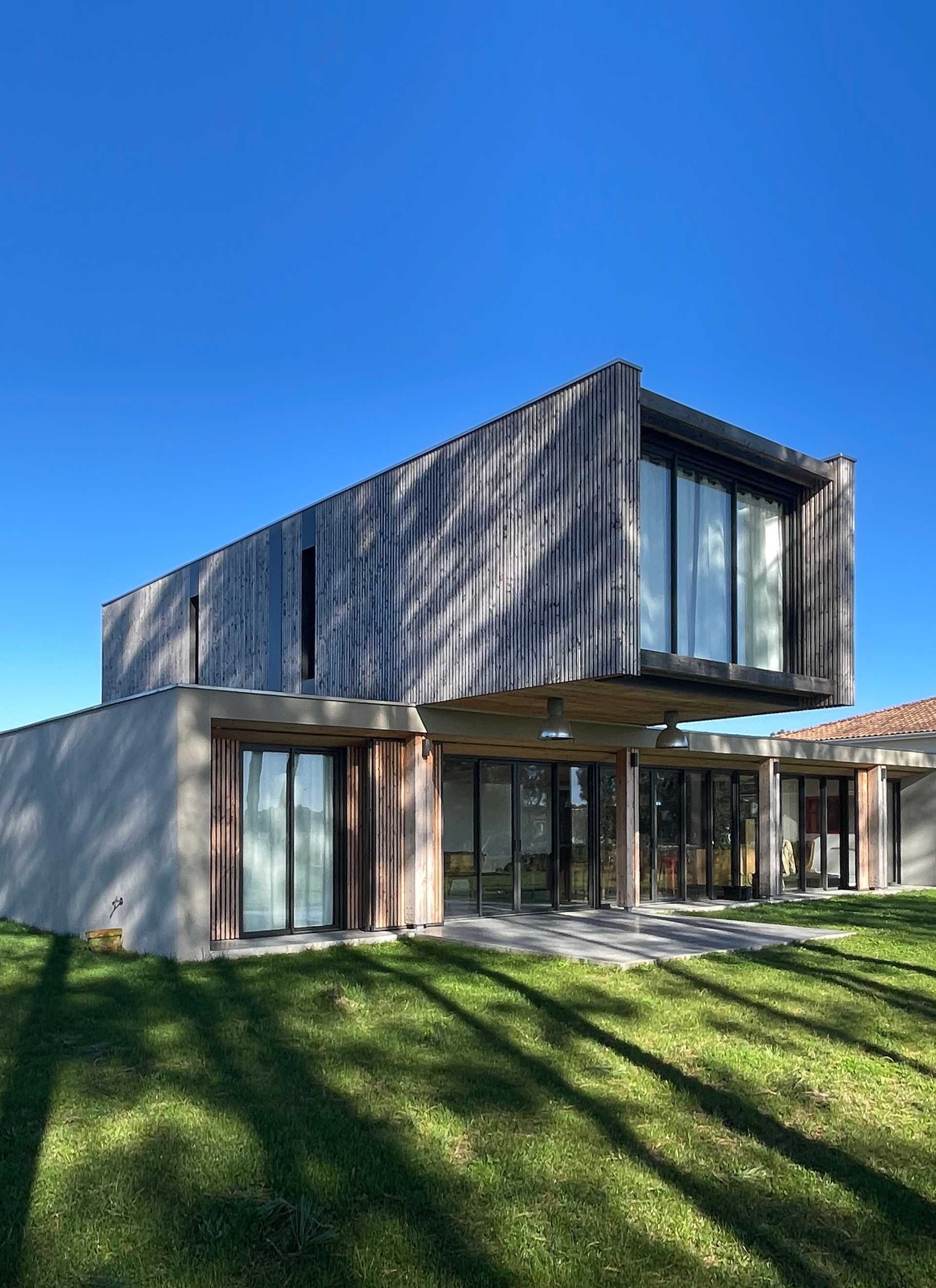 Construction d'une villa contemporaine par un architecte dans le Gard